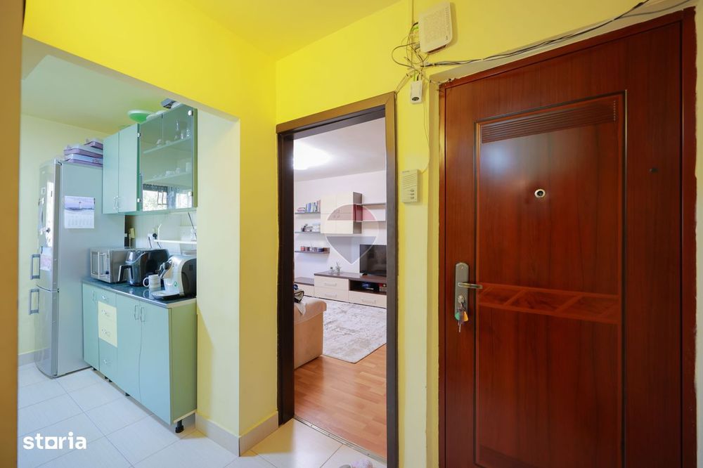 De vânzare apartament cu 3 camere , pe Strada Sovata - Oradea