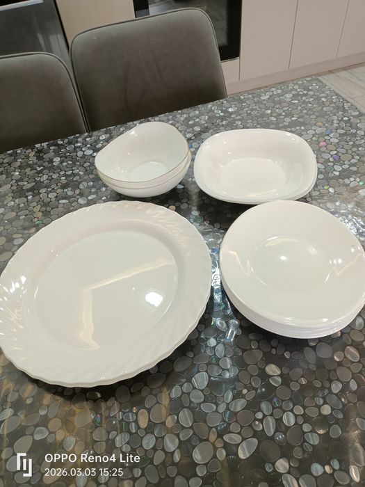 Продам 2 красивых набора для сервировки стола