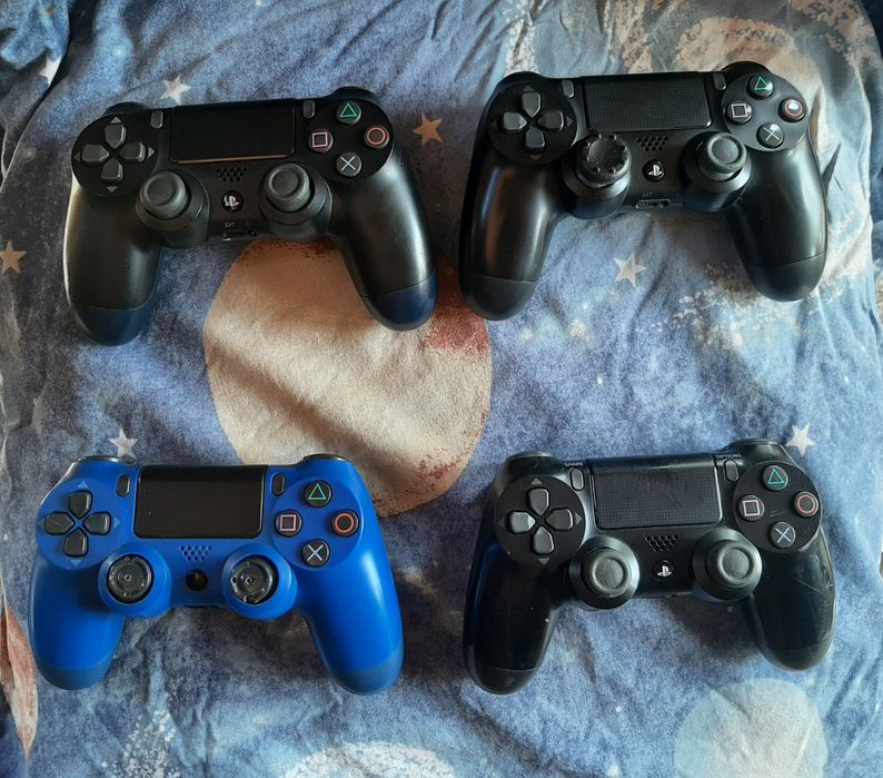 Vând manete defecte 4 defecte de piese ps4 PlayStation 4