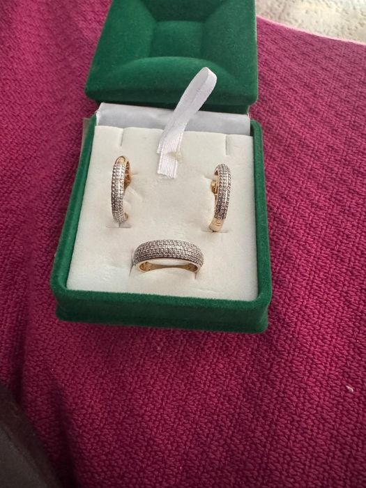 Комплект с бриллиантами