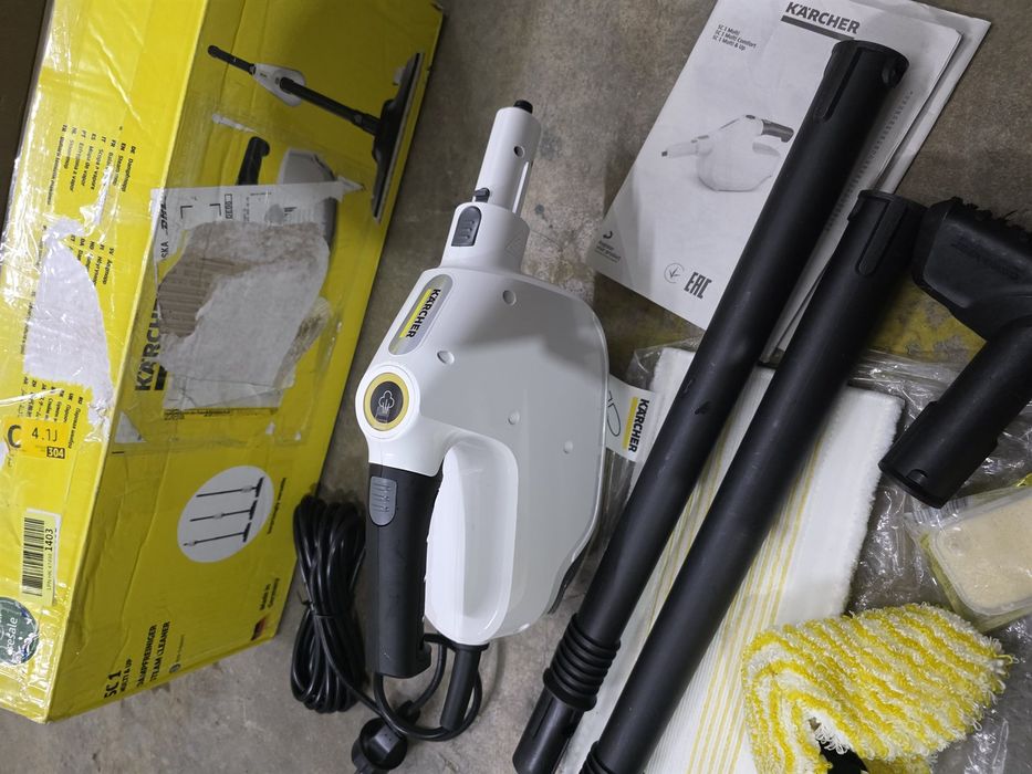 Aparat de curatat cu abur 1200 W presiune 3 bar incalzire 3 minute Karcher SC 1 EasyFix cu set pardoseli
