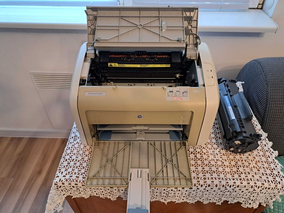 Принтер HP LaserJet 1020