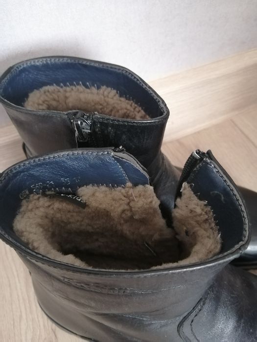 Продам сапоги на мальчика 35 размера