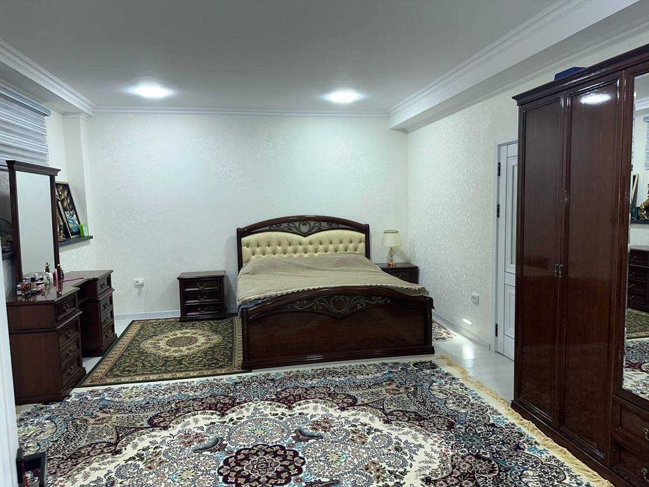 Продается квартира в массиве Хадра (80 + 170 кв.м.).