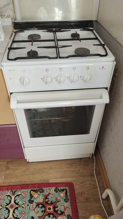 Продам газовую плиту