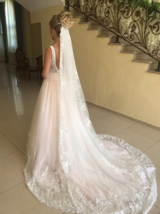 Продам шикарное свадебное платье