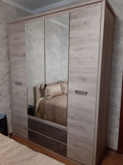 Продам спальный гарнитур