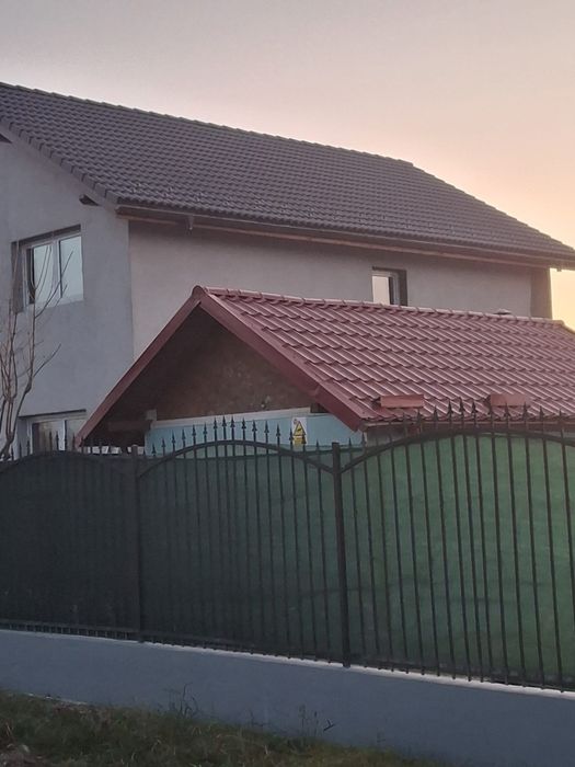 Vînd Vilă 5 camere premium Hărman linga stradă asfaltată,