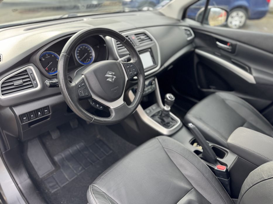 Suzuki SX4 S-Cross Panoramic Navi Clima Incalzire Scaune Led