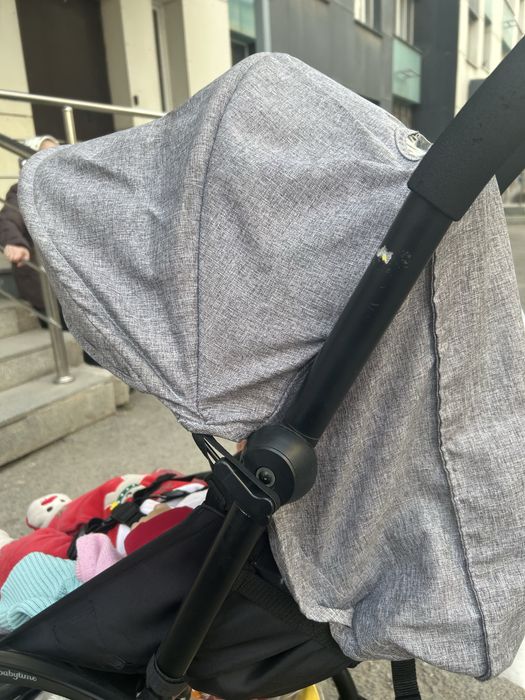 Детская прогулочная коляска