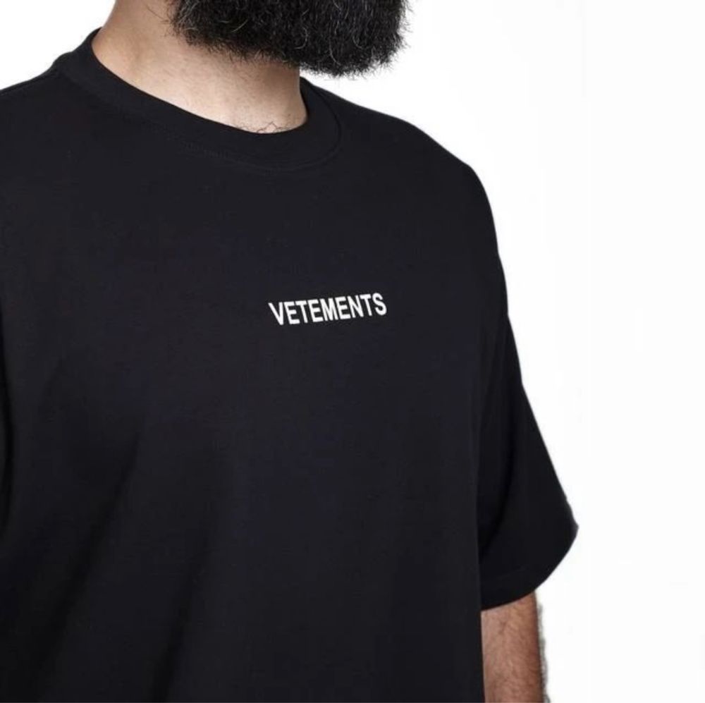 Vetements restricted