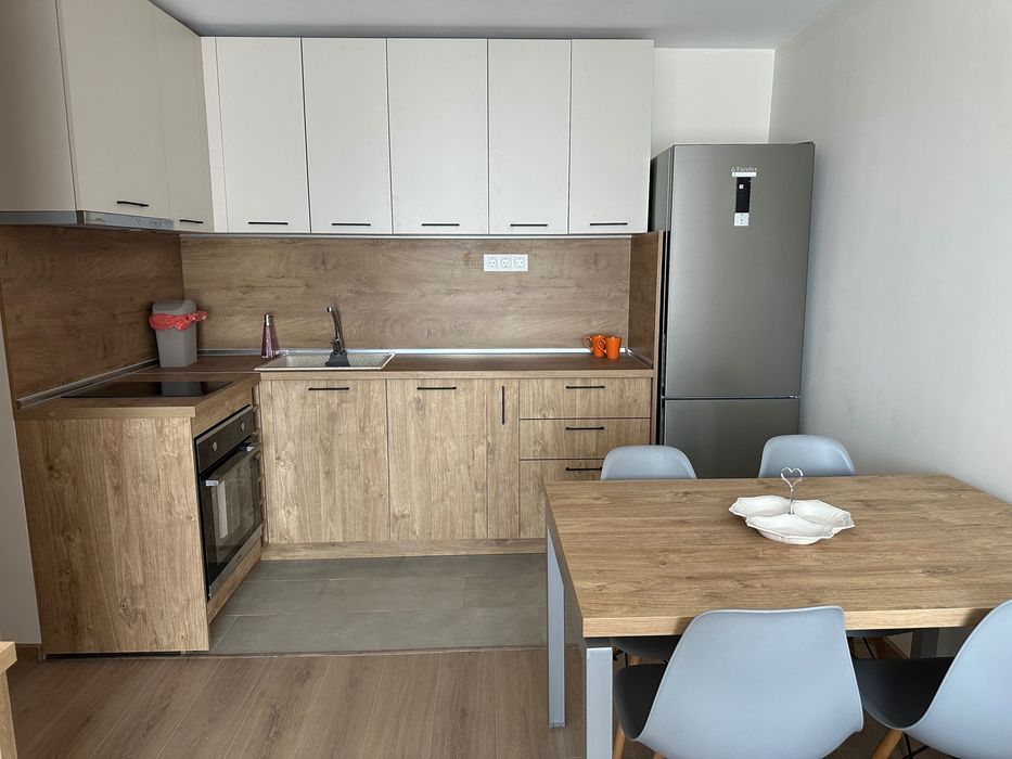 Дава се под наем Тристаен апартамент в Русе, Широк център - 50 кв.м за 402.9 € - Снимка #1