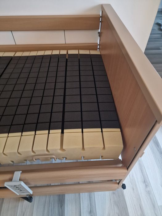 Vând pat Electric pt.persoane vârstnice sau cu dizabilități