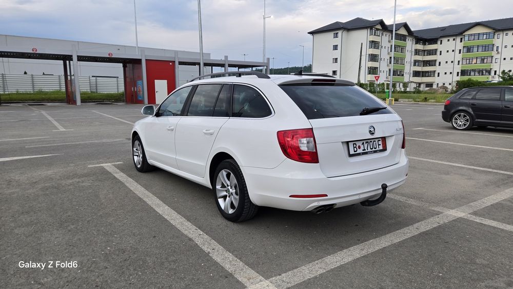 SKODA Superb 2012 — imagine 3