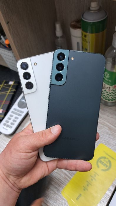 Samsung S22 Plus xotirasi 8/256GB