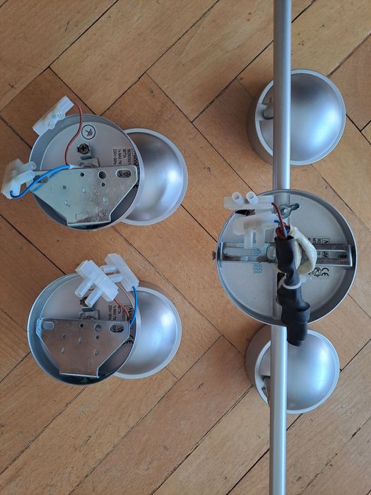 Спот лампи за таван и лампа за стена