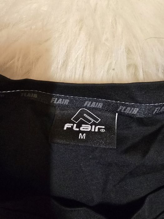 Черна тениска Flair.
