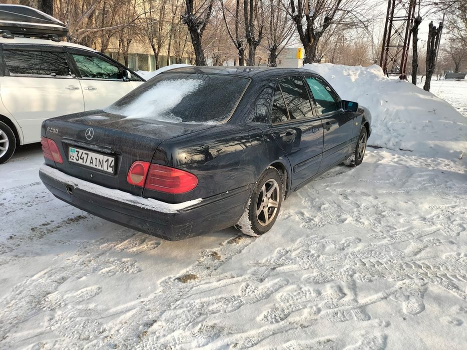 Продам мерс Е200