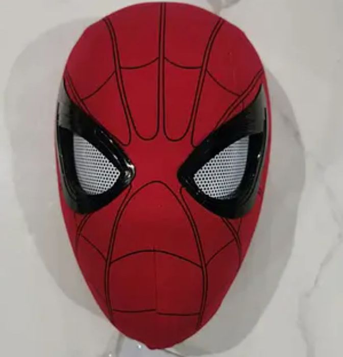 Маска человека паука