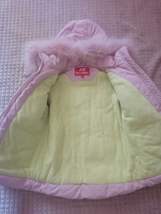 Продам зимнюю куртку на девочку
