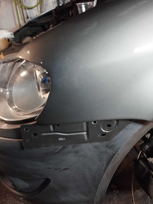 Преден ляв калник за Туран 2007годона