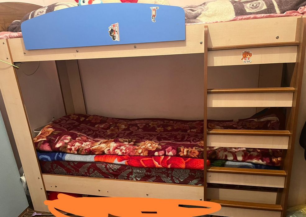 Кровать двухъярусная