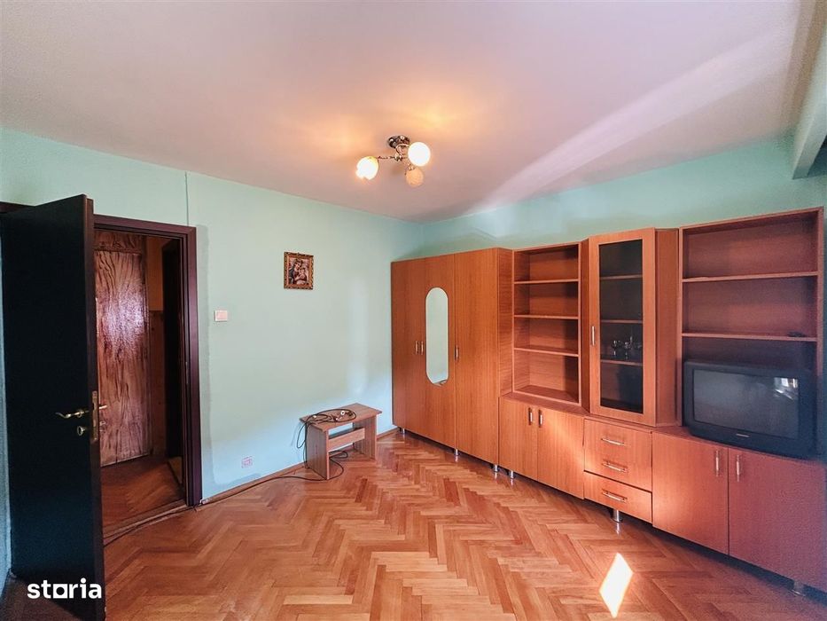 Apartament 3 camere, 76 mp, 2 balcoane, zona Siretului