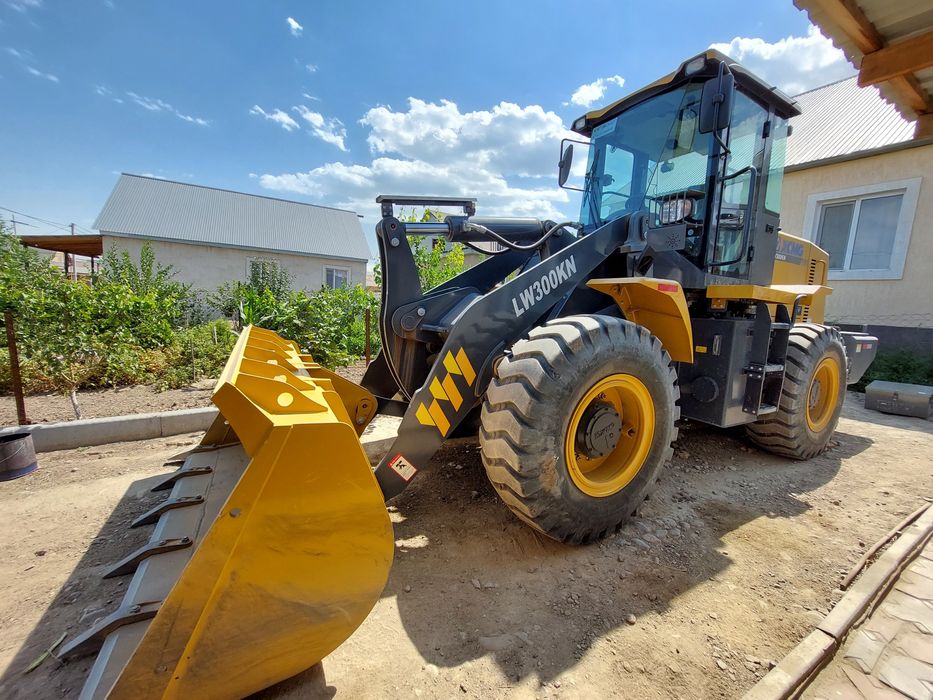 Услуги экскаватора 3в1 и погрузчика. Трактор. Петушок