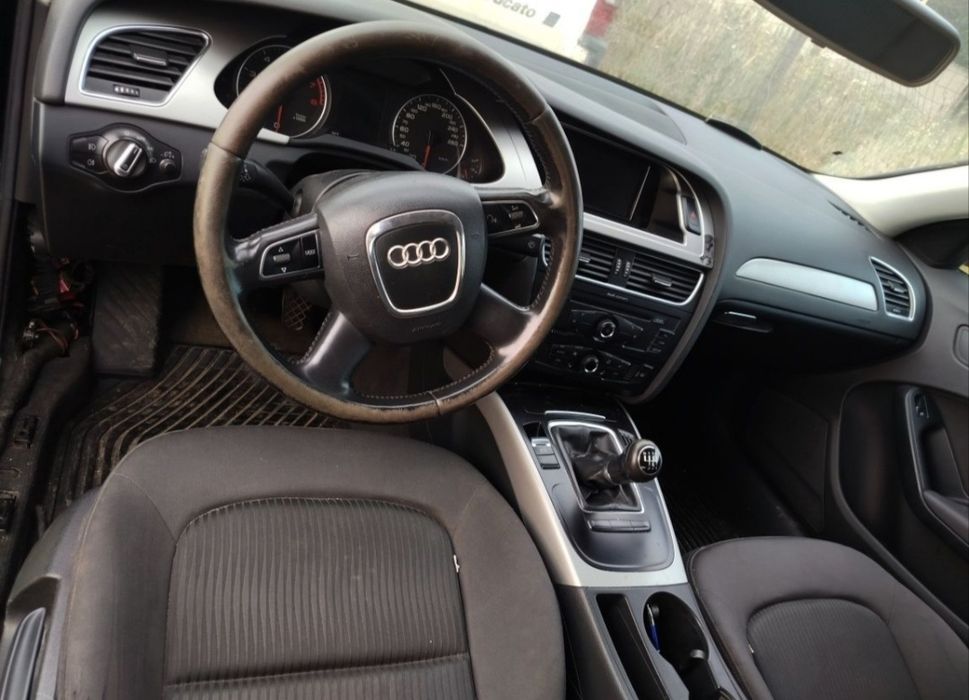 Vând audi A4 B8 pentru rabla/piese/ reparat