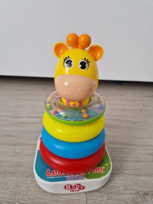 Piramida cu inele, Baby Love Girafa