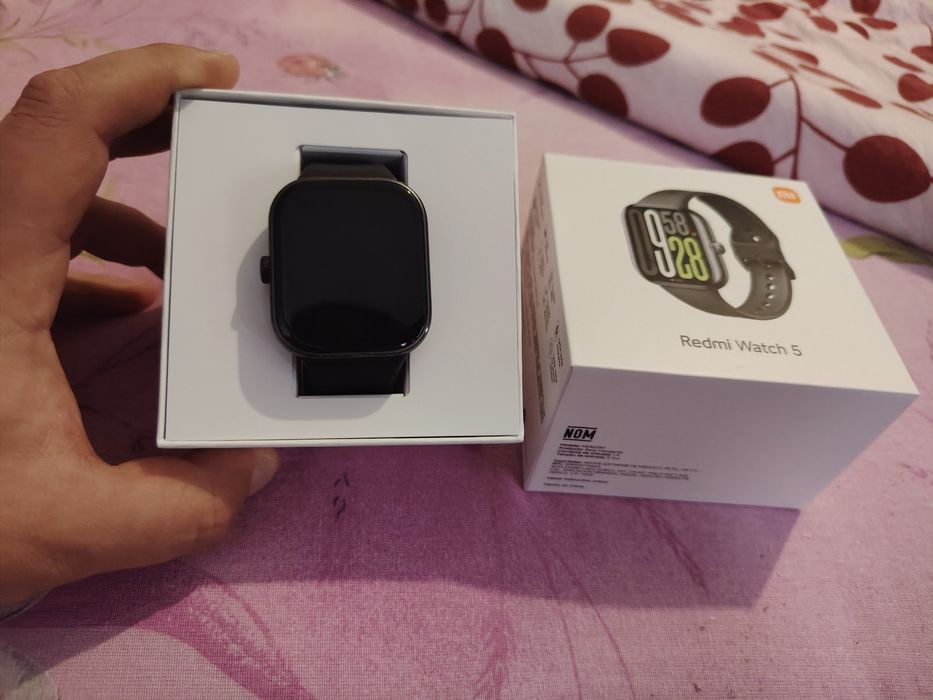 Продавам смарт часовник Redmi Watch 5