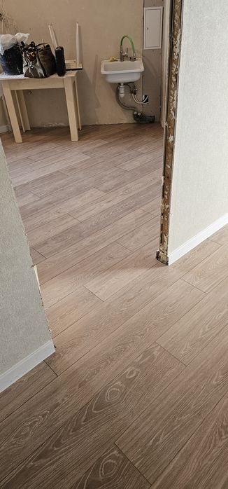 Укладка ламината, линолеум.