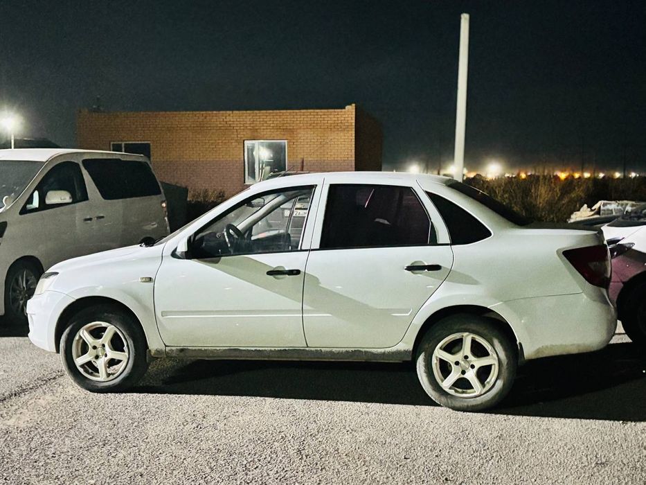 Чисто  салон почти новый