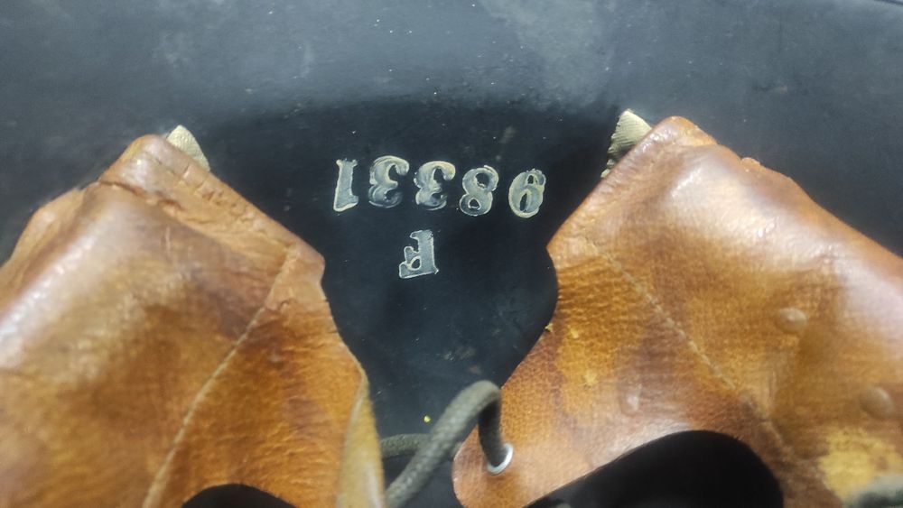 Каска мисля че е Щвеицарска