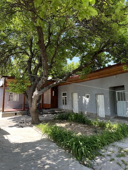 Uy sotiladi srochno  6 sotix