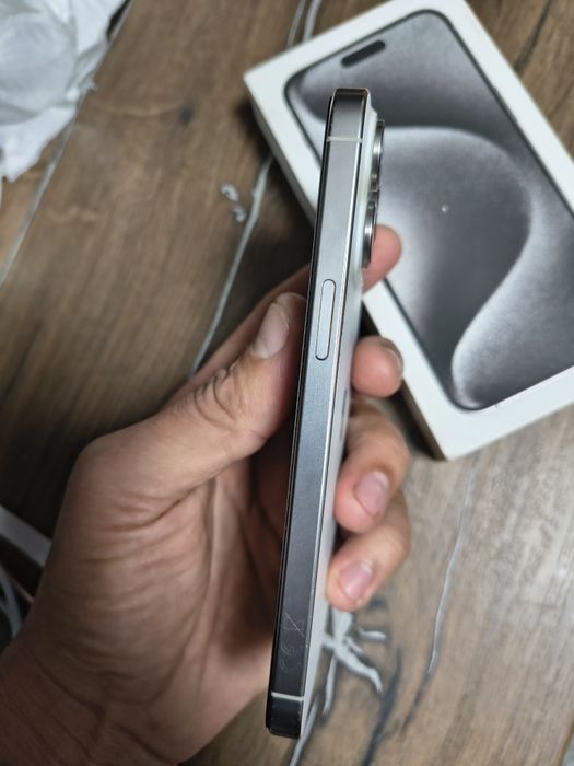 iPhone  15 pro max baterie 87