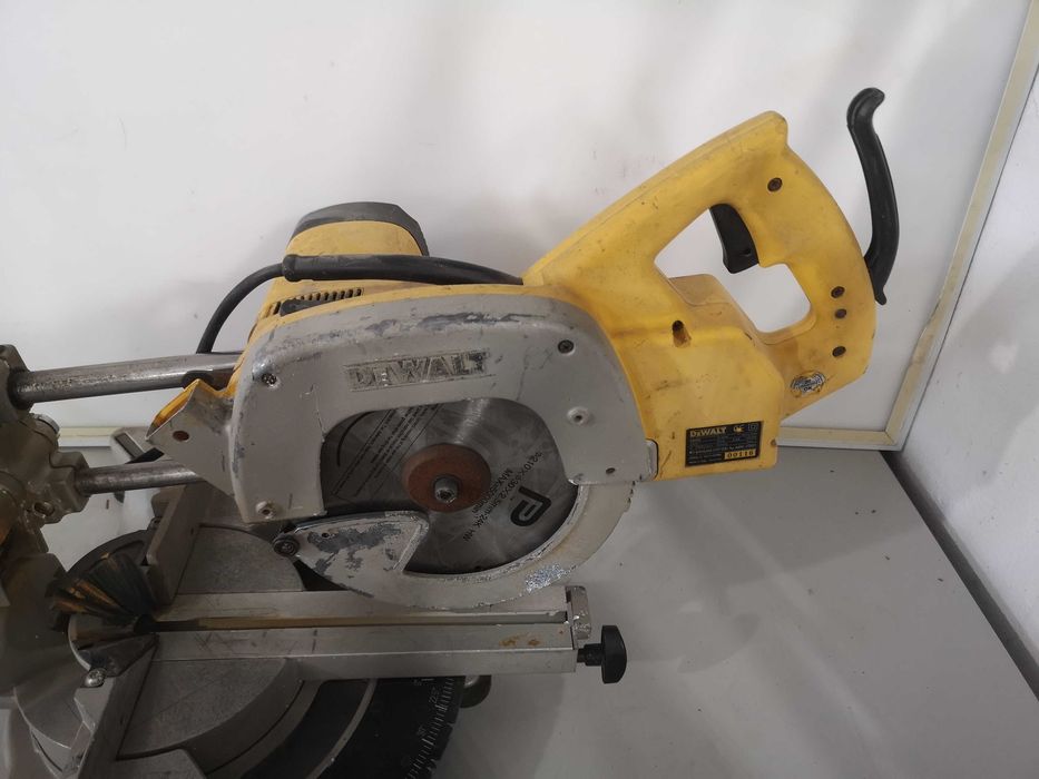 Циркуляр педнула - Dewalt 1200 W