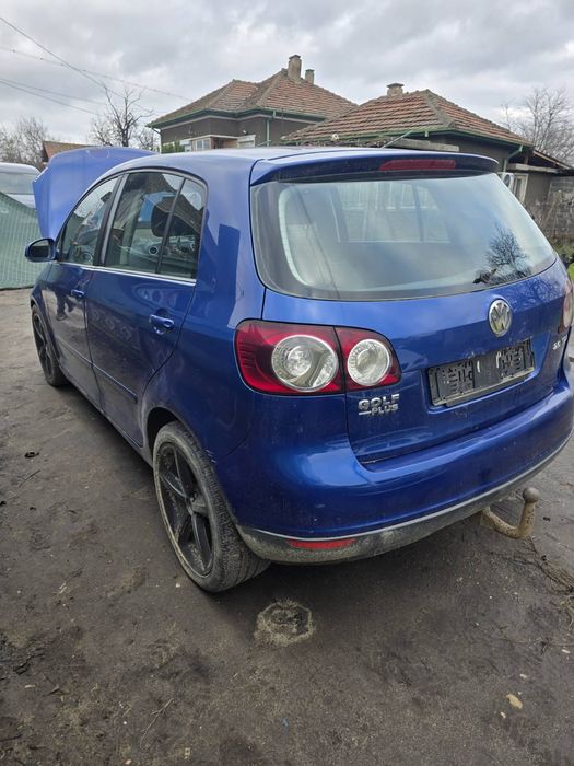 Продавам Голф 5+ (Plus) 2.0tdi 140кс. BKD на ЧАСТИ и всякакви голф 5ци