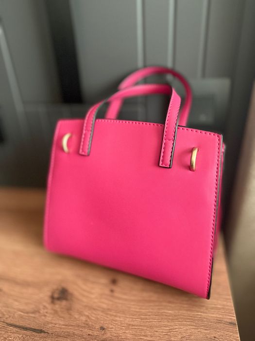 Продава Чанта guess