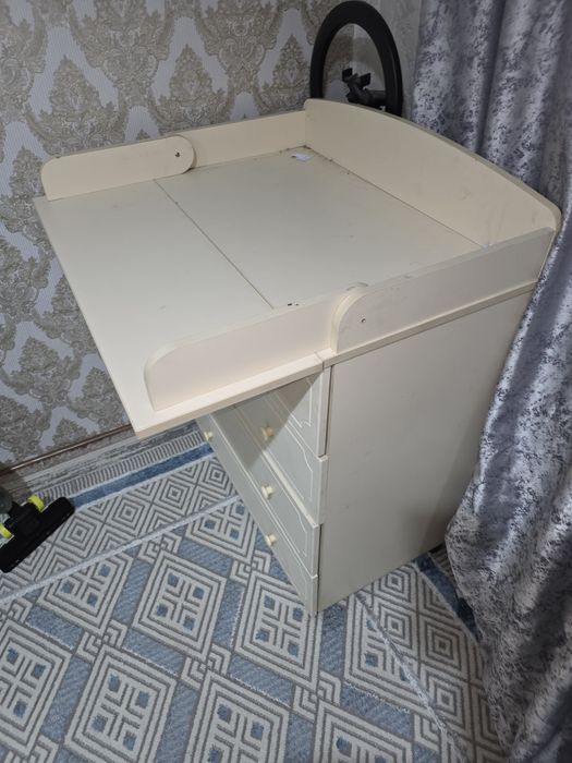 Продам тумбу+ пелинальный стол 2 в 1