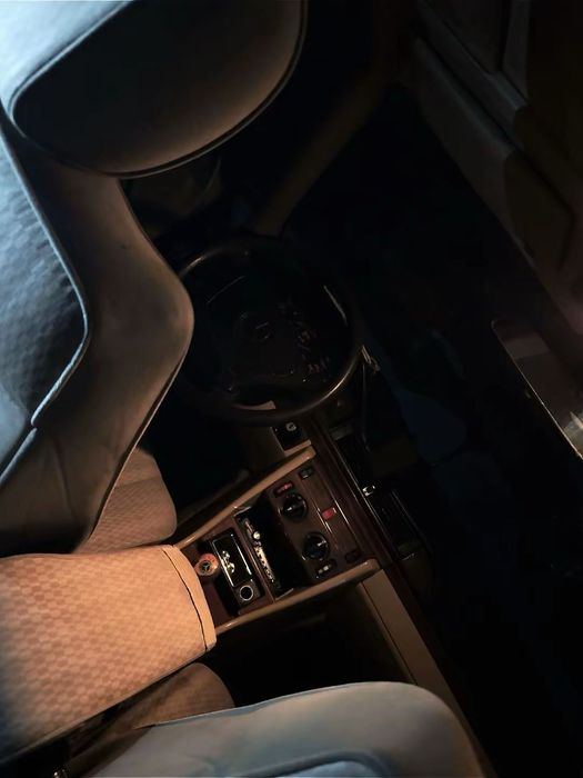 Mercedes-Benz w124