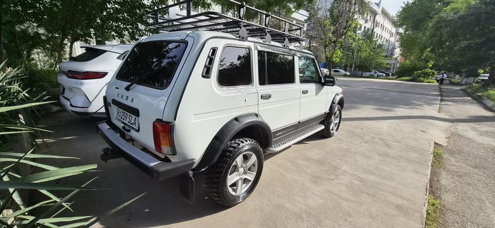 Продаётся Нива 4х4, 5ти дверная