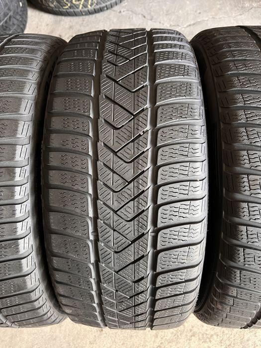 4 anvelope iarna 235/45/18 , pirelli !