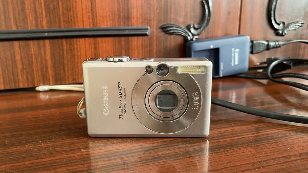 Фотоапарат CANON