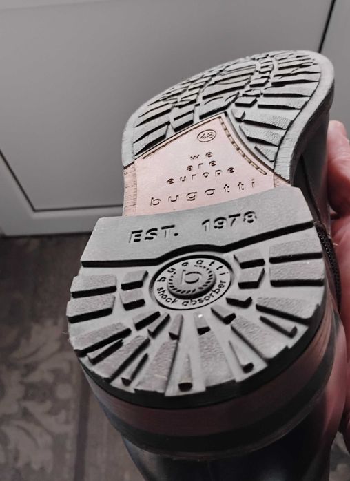 Vând ghete piele naturală, mărime mare