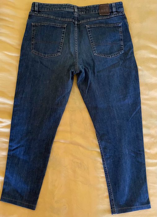 Blugi albastru inchis