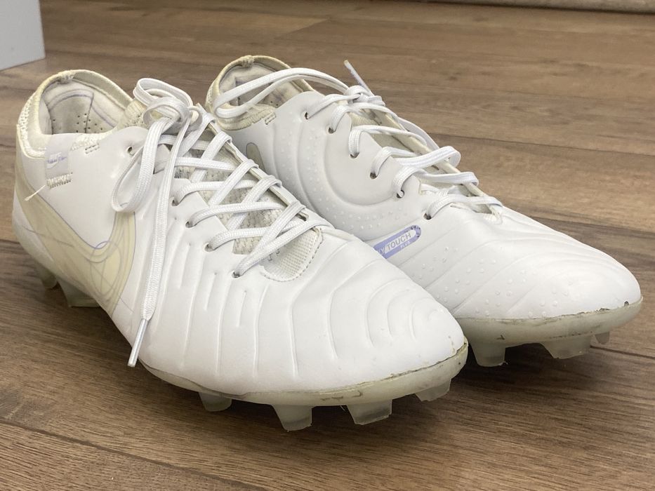 Nike tiempo белые