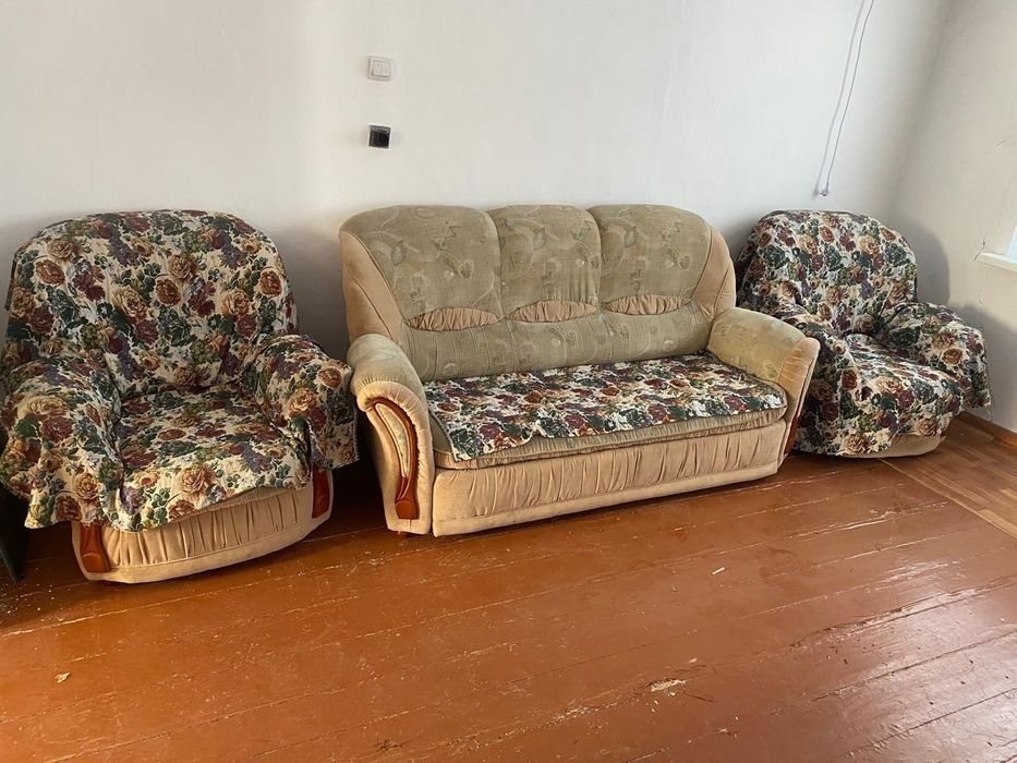 Продаётся диван с креслами буу