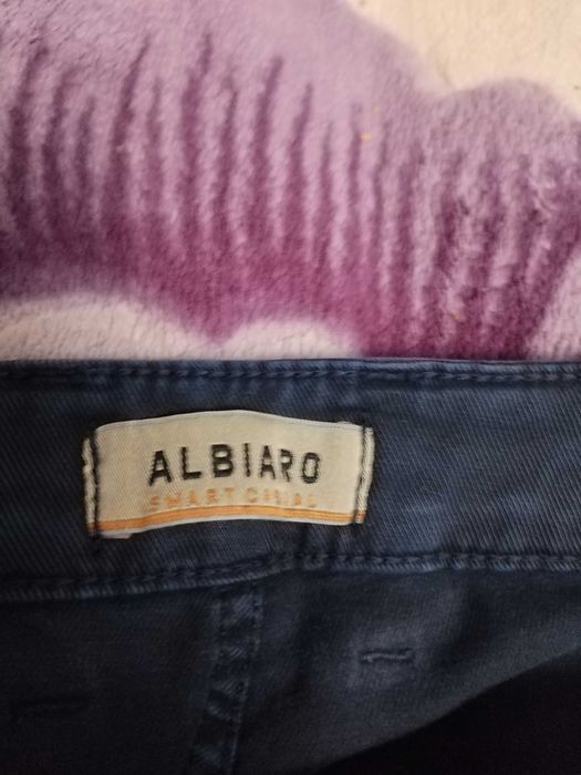 Продам 2 пару джинс фирменные