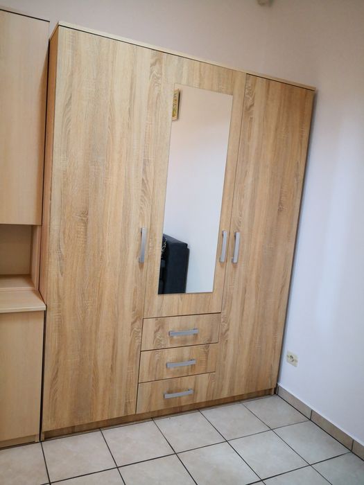 Mobilă dormitor în stare foarte bună